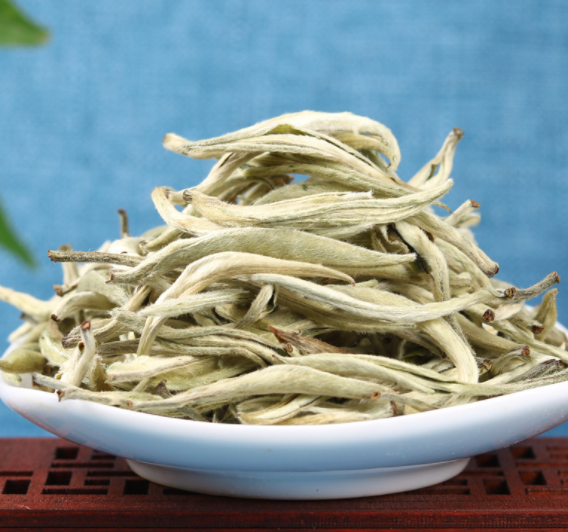 批发白毫银针白茶月光白单芽散茶500g白茶饼白豪银针荒野银针2022图3