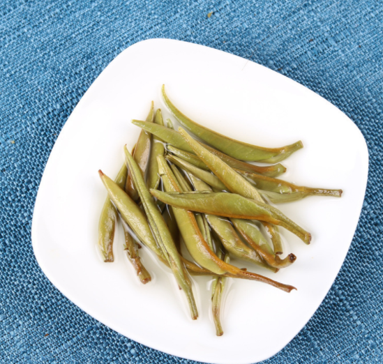 批发白毫银针白茶月光白单芽散茶500g白茶饼白豪银针荒野银针2022图2