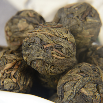 批发云南普洱茶 老班章古树 黄金叶 龙珠 普洱生茶老茶 500g