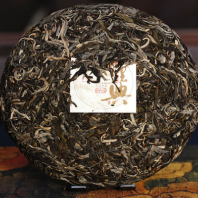 厂家直销云南普洱茶易武生茶 易武古树茶存料茶饼357g生茶饼批发